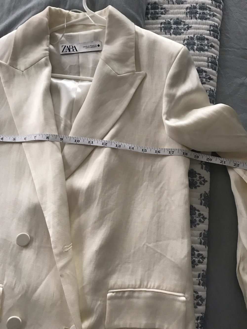 ZARA Off-White Double-Breasted satin blazer - Picture 3 of 5